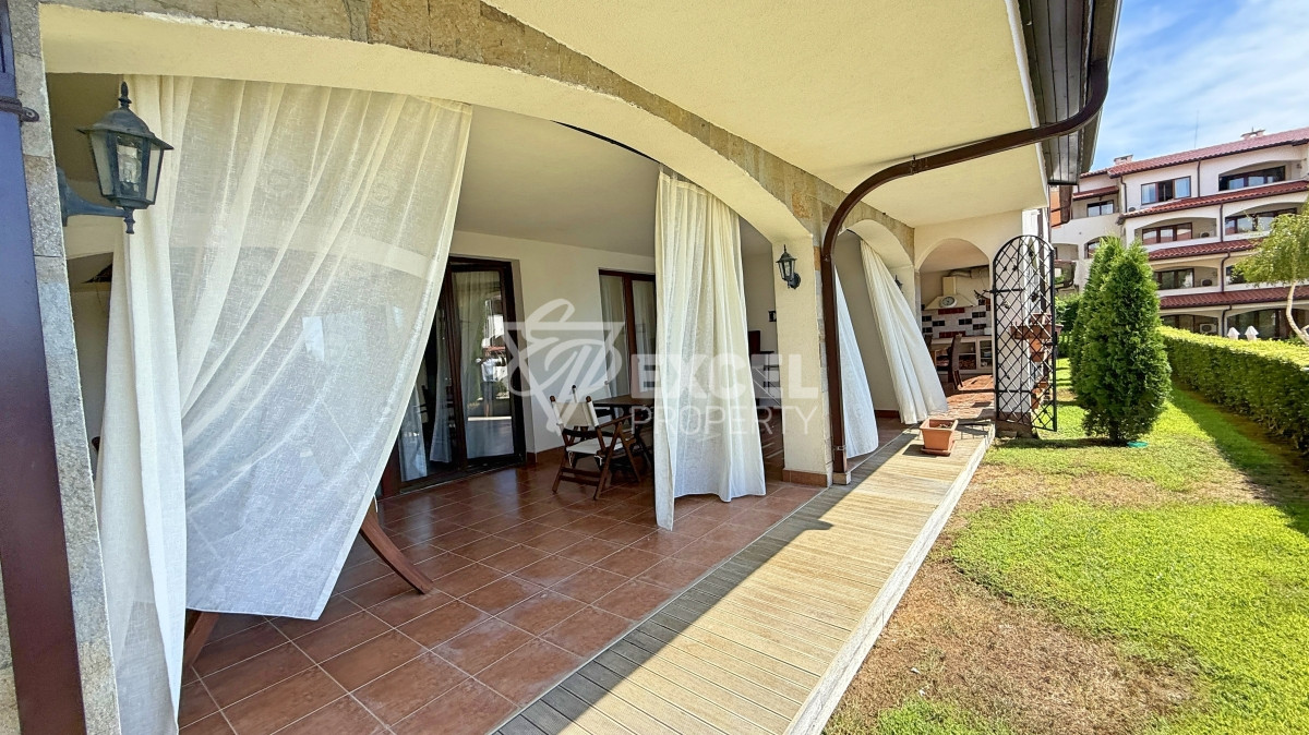 Unique multi-room apartment on the first line in the Casa Real complex, Sveti Vlas