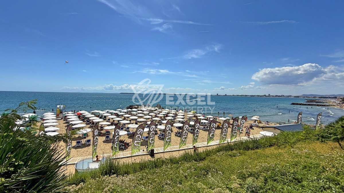 Unique multi-room apartment on the first line in the Casa Real complex, Sveti Vlas