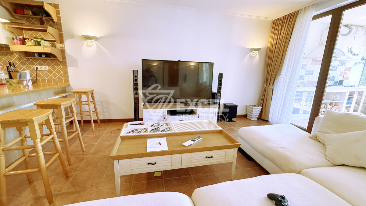 Unique multi-room apartment on the first line in the Casa Real complex, Sveti Vlas