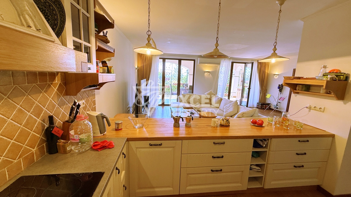 Unique multi-room apartment on the first line in the Casa Real complex, Sveti Vlas