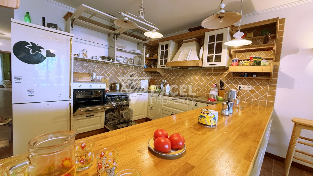 Unique multi-room apartment on the first line in the Casa Real complex, Sveti Vlas