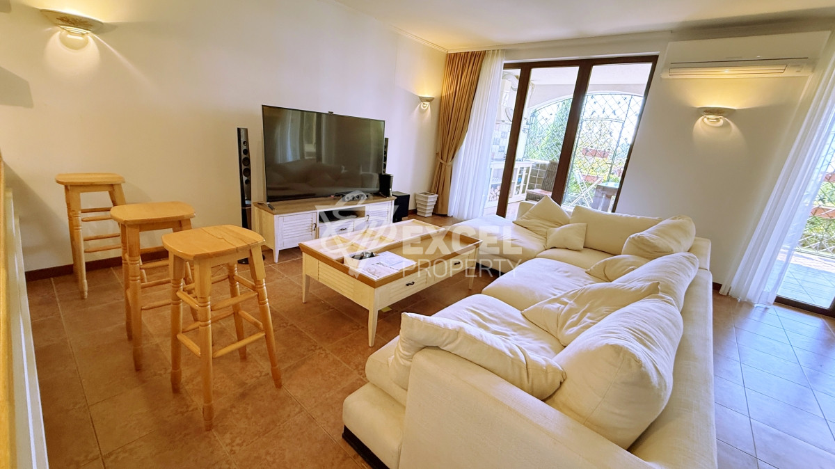 Unique multi-room apartment on the first line in the Casa Real complex, Sveti Vlas