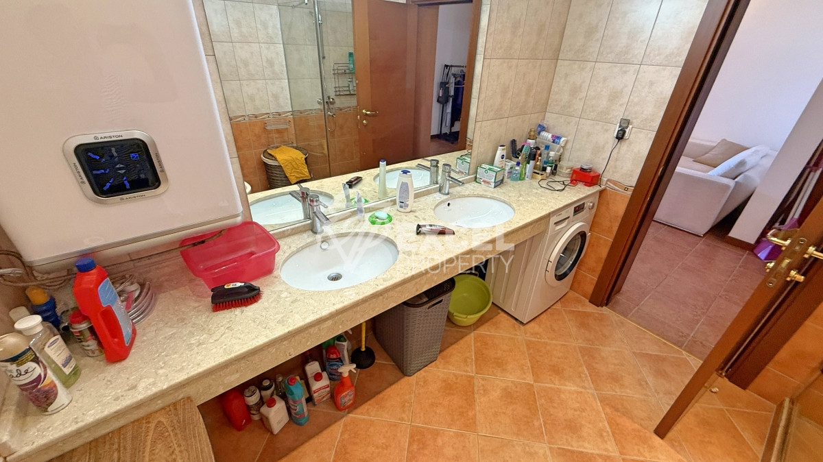 Unique multi-room apartment on the first line in the Casa Real complex, Sveti Vlas