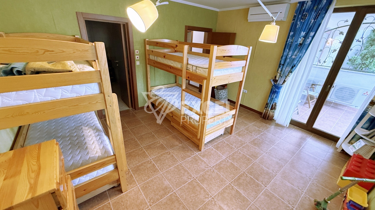Unique multi-room apartment on the first line in the Casa Real complex, Sveti Vlas