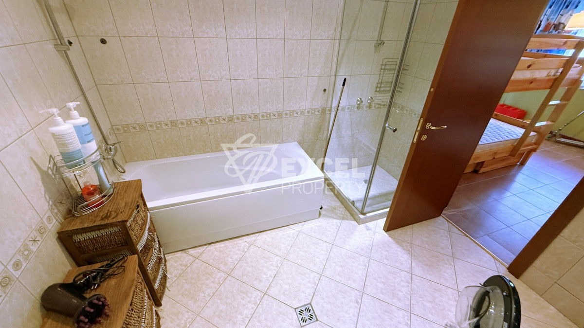 Unique multi-room apartment on the first line in the Casa Real complex, Sveti Vlas