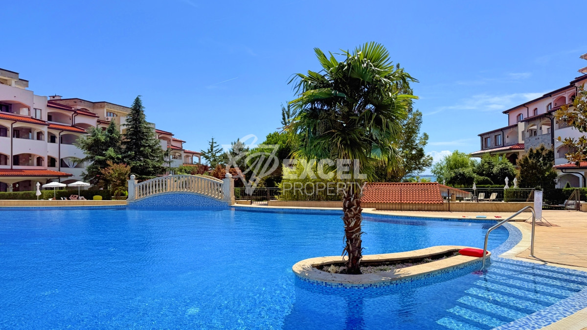 Unique multi-room apartment on the first line in the Casa Real complex, Sveti Vlas