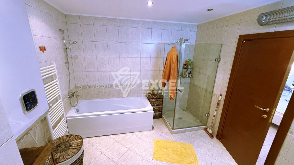 Unique multi-room apartment on the first line in the Casa Real complex, Sveti Vlas