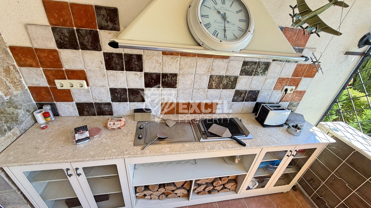 Unique multi-room apartment on the first line in the Casa Real complex, Sveti Vlas