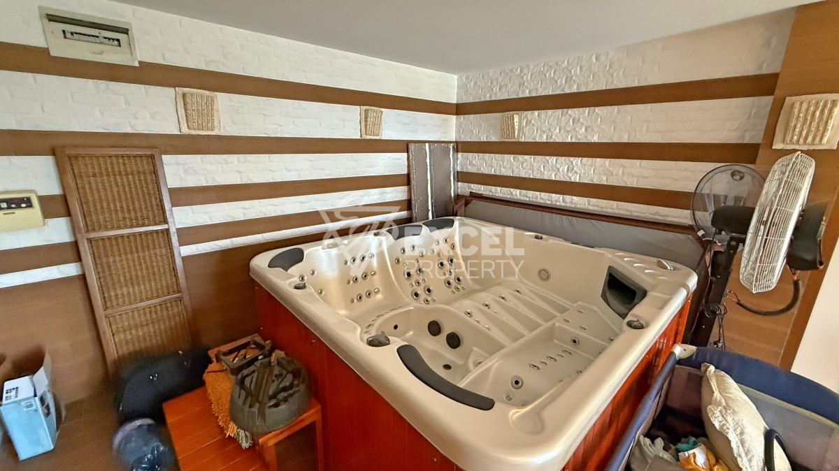 Unique multi-room apartment on the first line in the Casa Real complex, Sveti Vlas