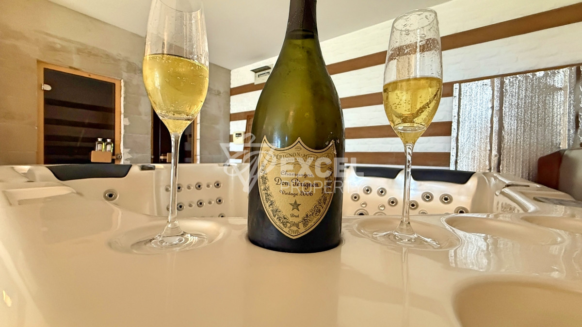 Unique multi-room apartment on the first line in the Casa Real complex, Sveti Vlas