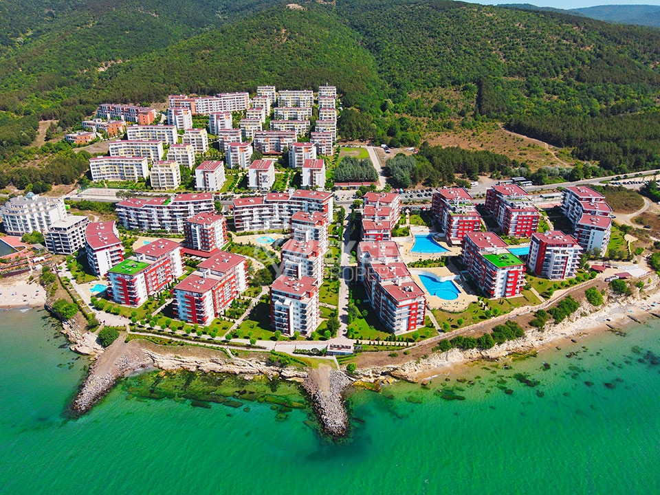 Apartment with sea view in Grand Resort Fort Noks complex, Sveti Vlas. First line