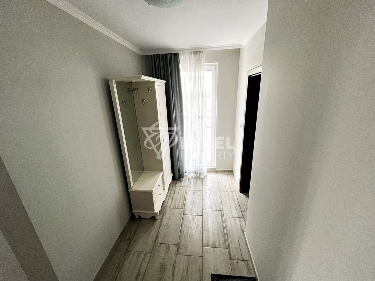 Two-Bedroom apartment, second line to the sea.