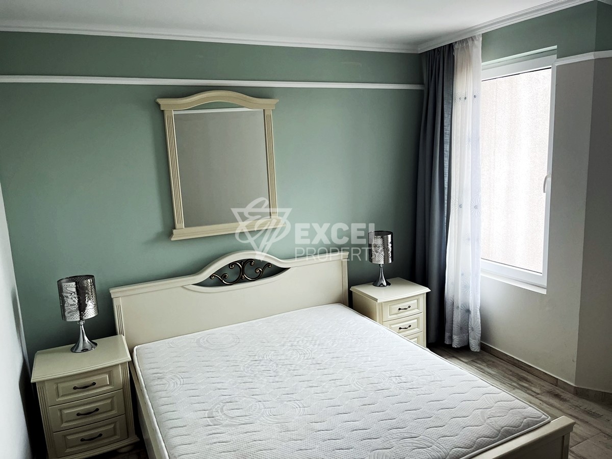 Two-Bedroom apartment, second line to the sea.