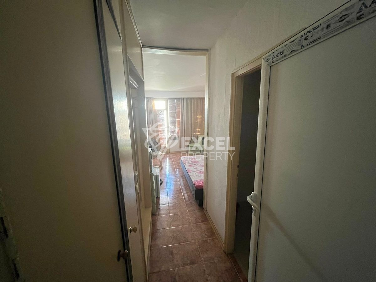 Studio, no maintenance fee!