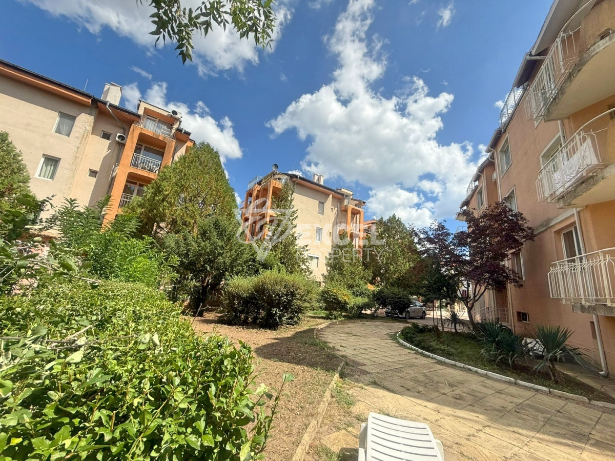 Two-bedroom, furnished property with no maintenance fee - in Sunny Beach