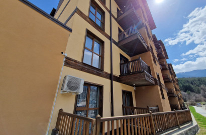 Spacious three bedroom unfurnished apartment for sale in Bansko