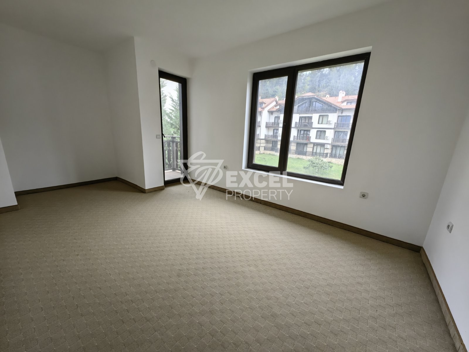 A beautiful one-bedroom apartment for sale in a year-round complex with a low maintenance fee, next to Razlog