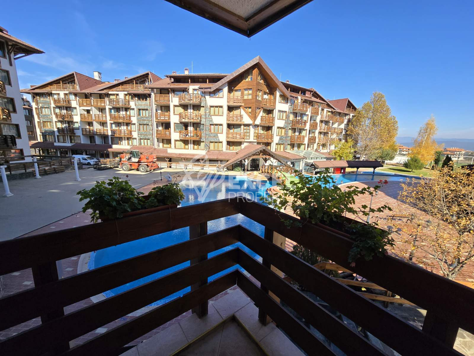 For rent: One-bedroom apartment with pool view in Belvedere Holiday Club, Bansko