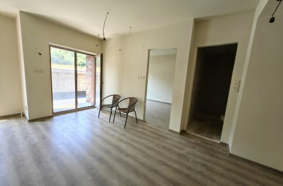 EXCLUSIVE! One-bedroom apartment with south exposure in a building with a low maintenance fee!