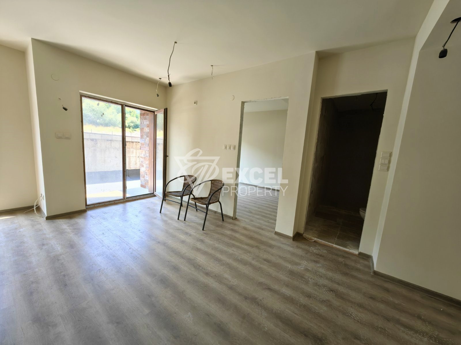 EXCLUSIVE! One-bedroom apartment with south exposure in a building with a low maintenance fee!