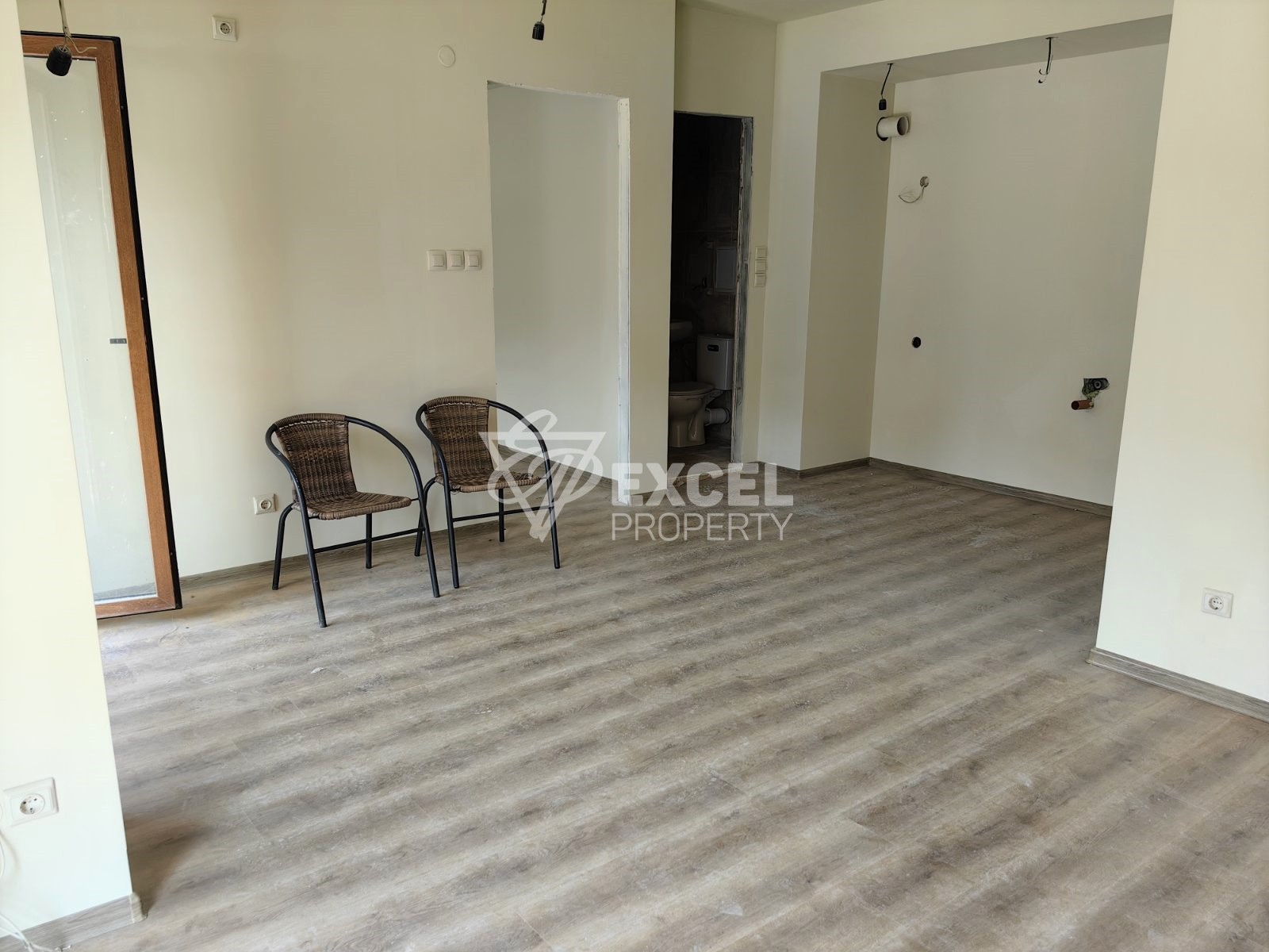 EXCLUSIVE! One-bedroom apartment with south exposure in a building with a low maintenance fee!