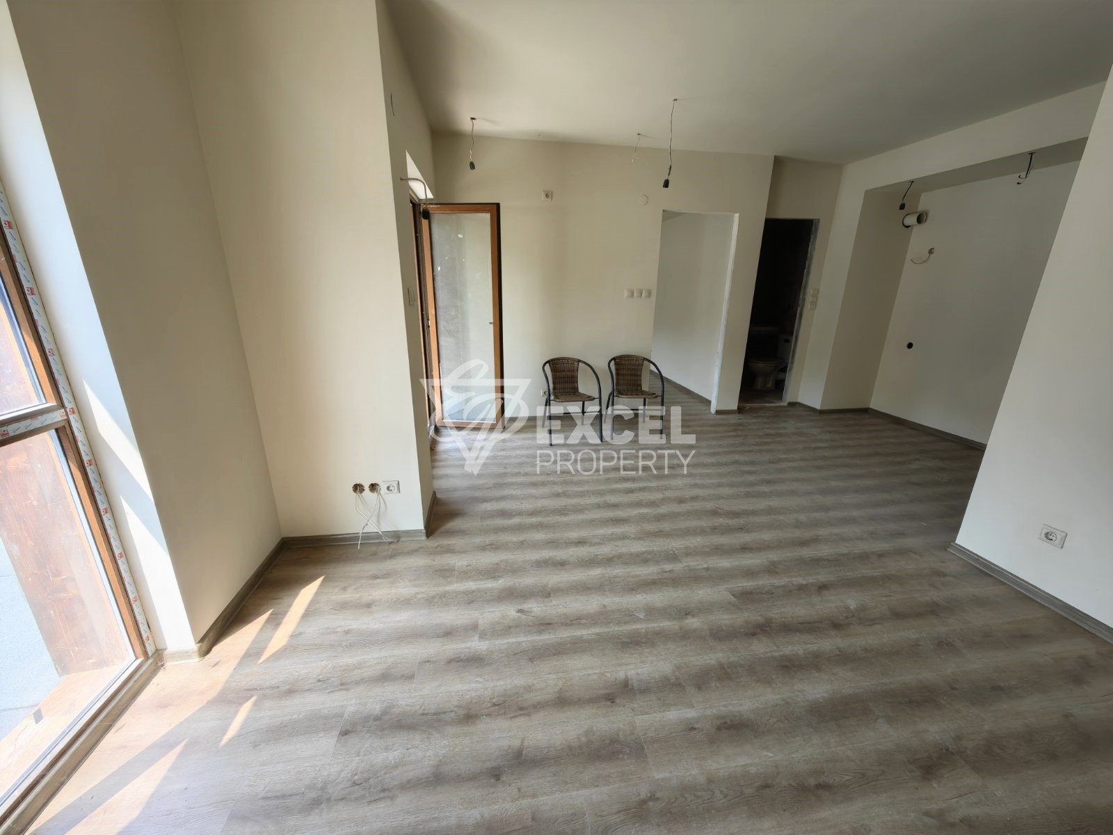 EXCLUSIVE! One-bedroom apartment with south exposure in a building with a low maintenance fee!