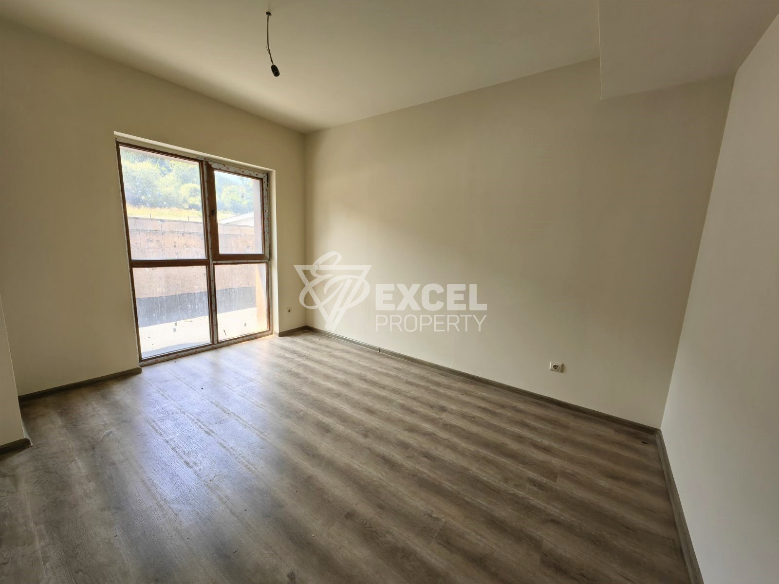 EXCLUSIVE! One-bedroom apartment with south exposure in a building with a low maintenance fee!