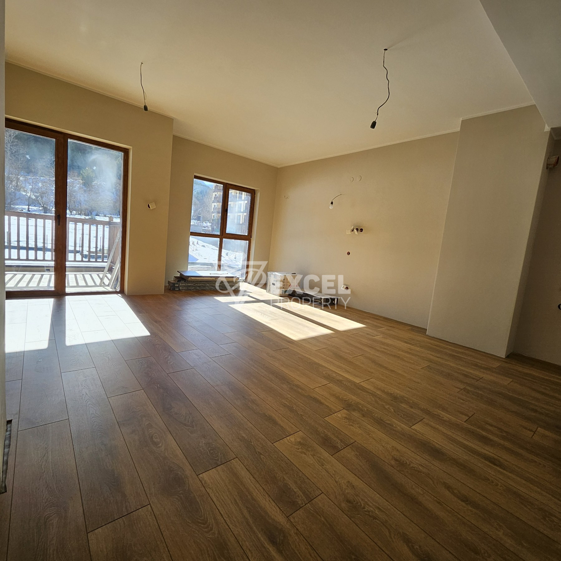 Spacious southern studio for sale in a residential building with low maintenance fees, Bansko