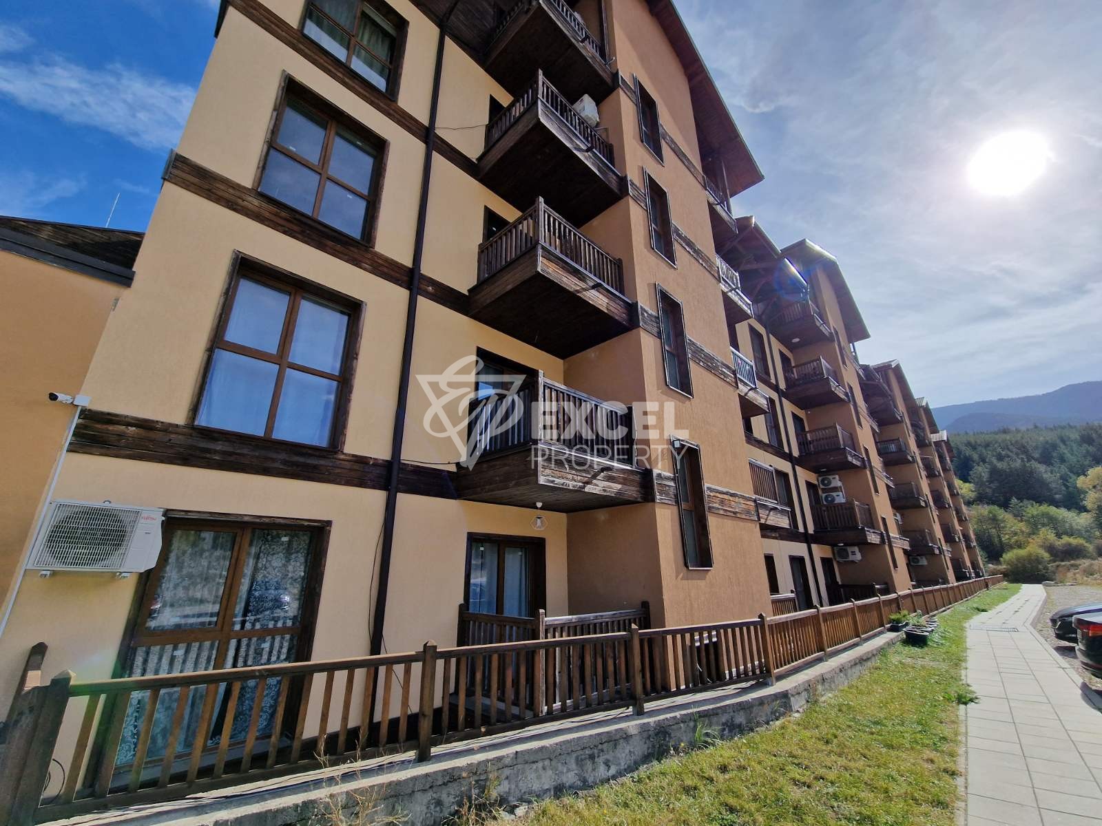 Beautiful one-bedroom apartment in a residential building with a low maintenance fee, Bansko!