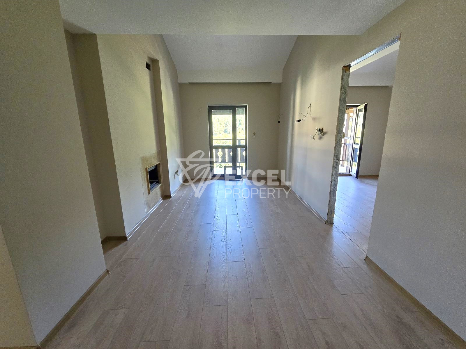 Three-bedroom maisonette with magnificent mountain views in a low-maintenance building, Bansko