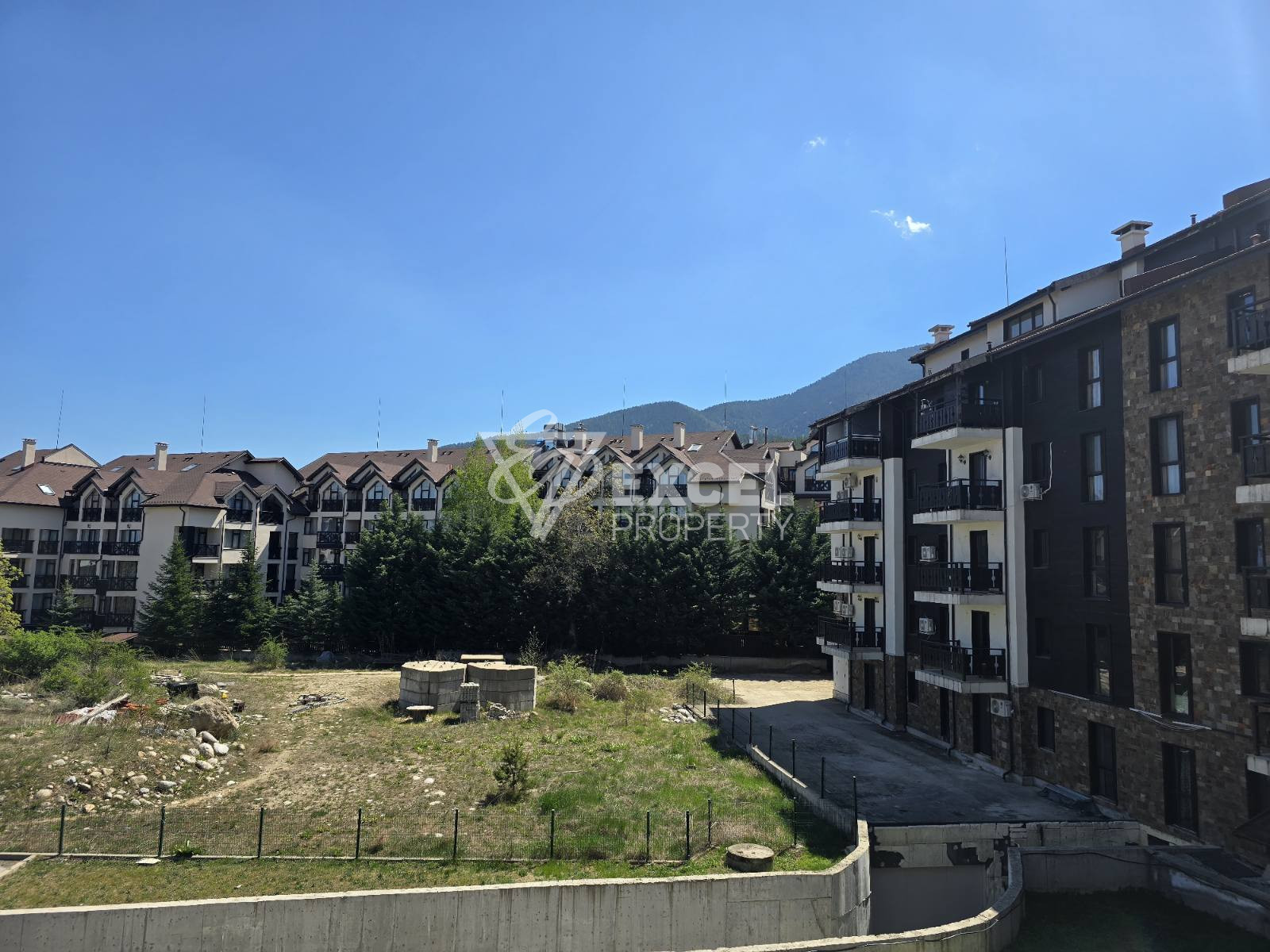 One-bedroom apartment in a building with a low maintenance fee, 400m from the Gondola, Bansko