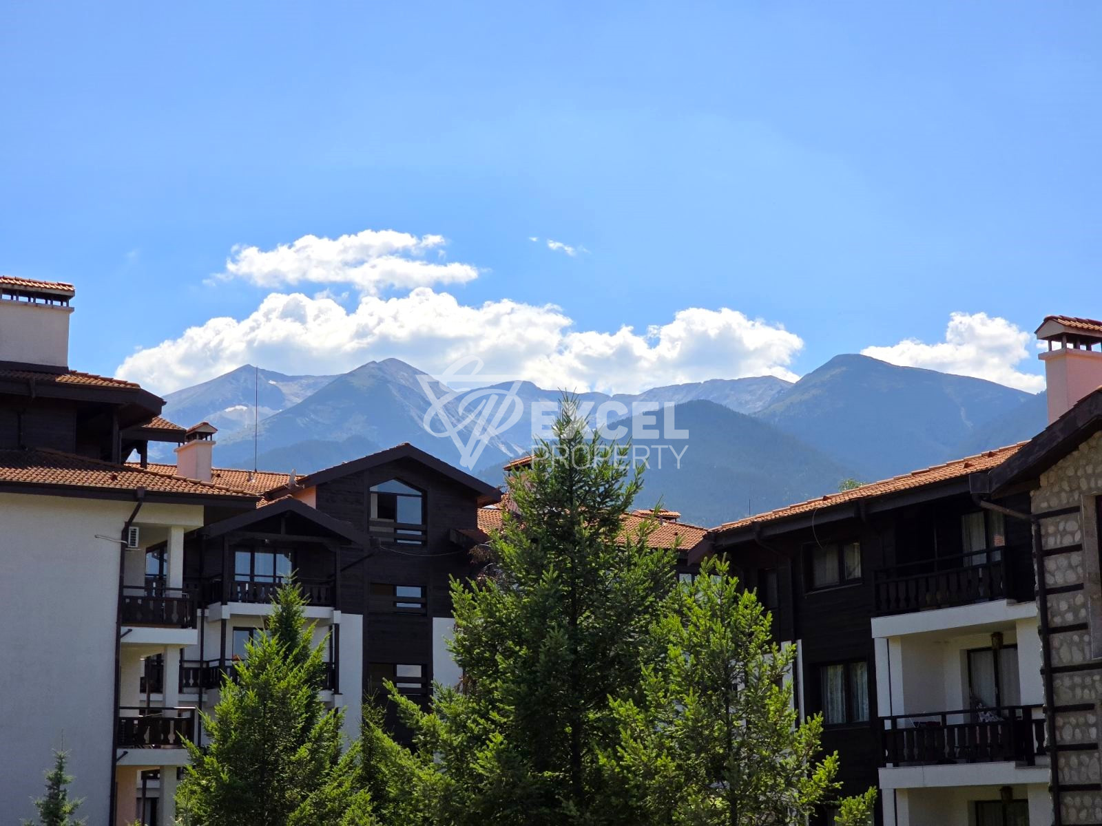 One-bedroom apartment for sale with a delightful mountain view, 400m from the Gondola, Bansko