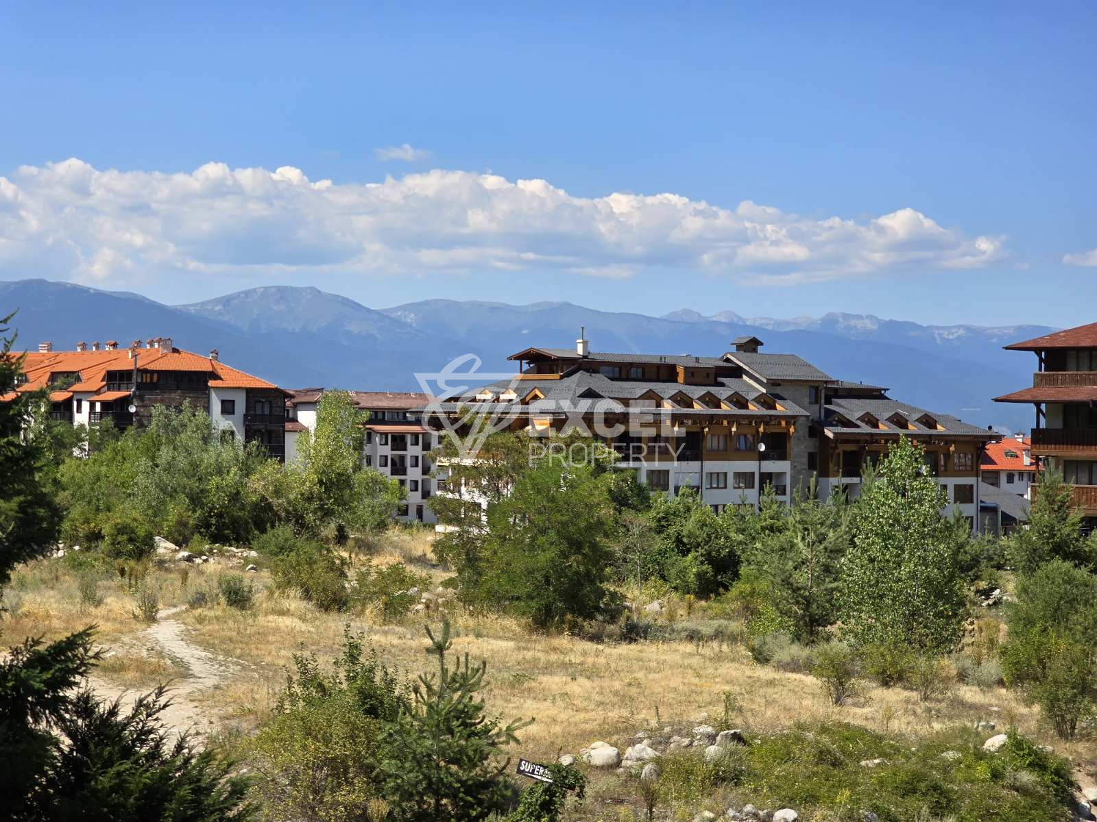 One-bedroom apartment for sale with a delightful mountain view, 400m from the Gondola, Bansko