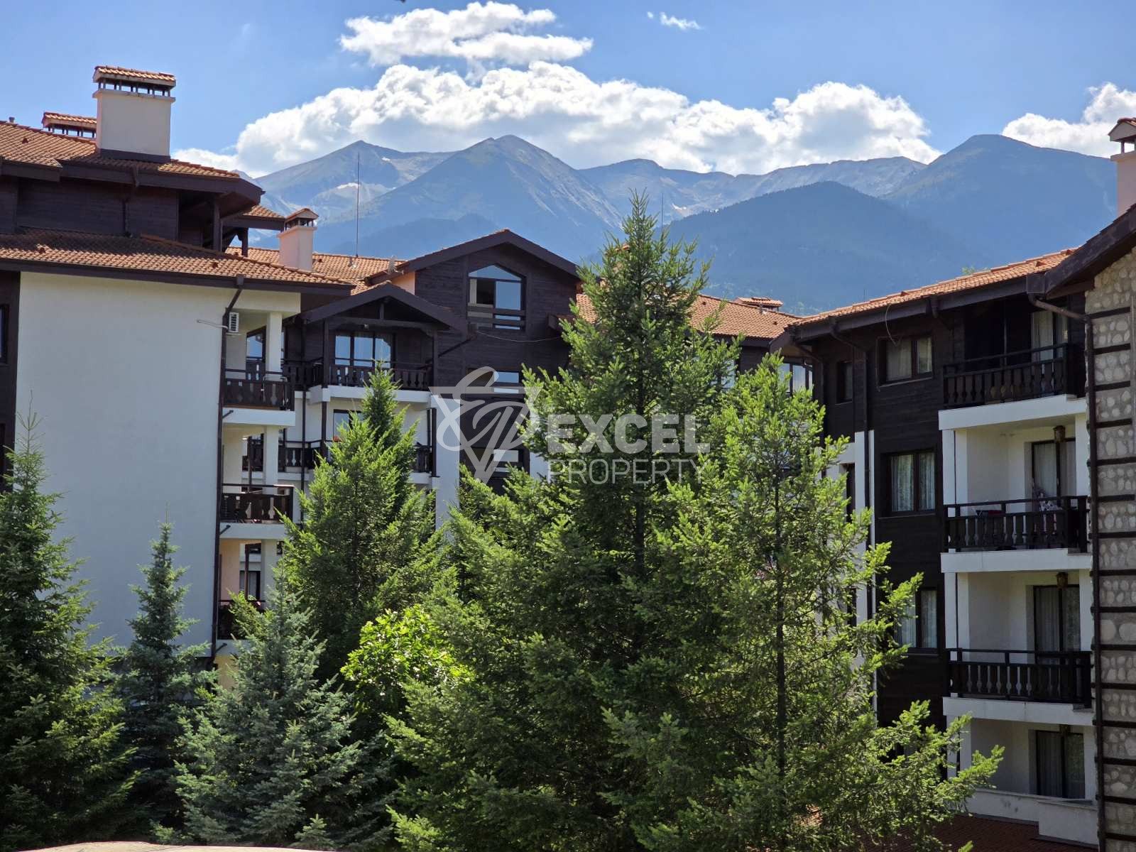 One-bedroom apartment for sale with a delightful mountain view, 400m from the Gondola, Bansko