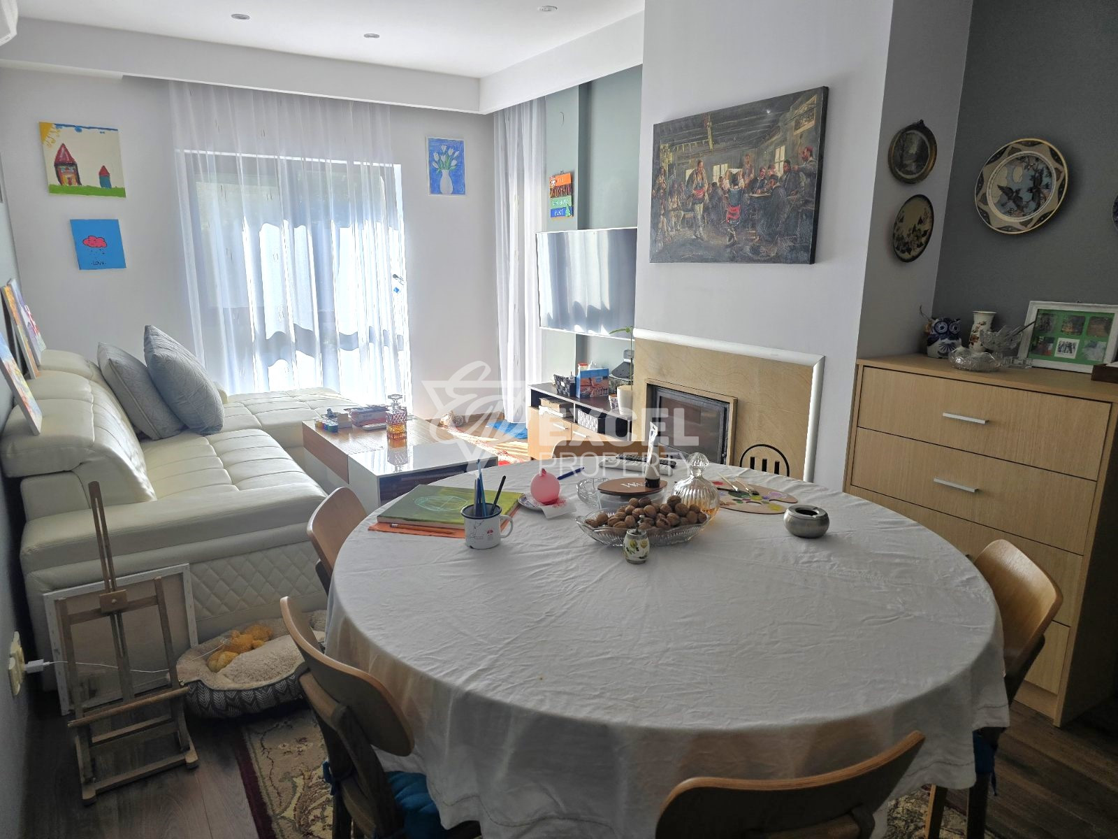 Elegantly furnished one-bedroom apartment with south exposure and low maintenance fee, Bansko