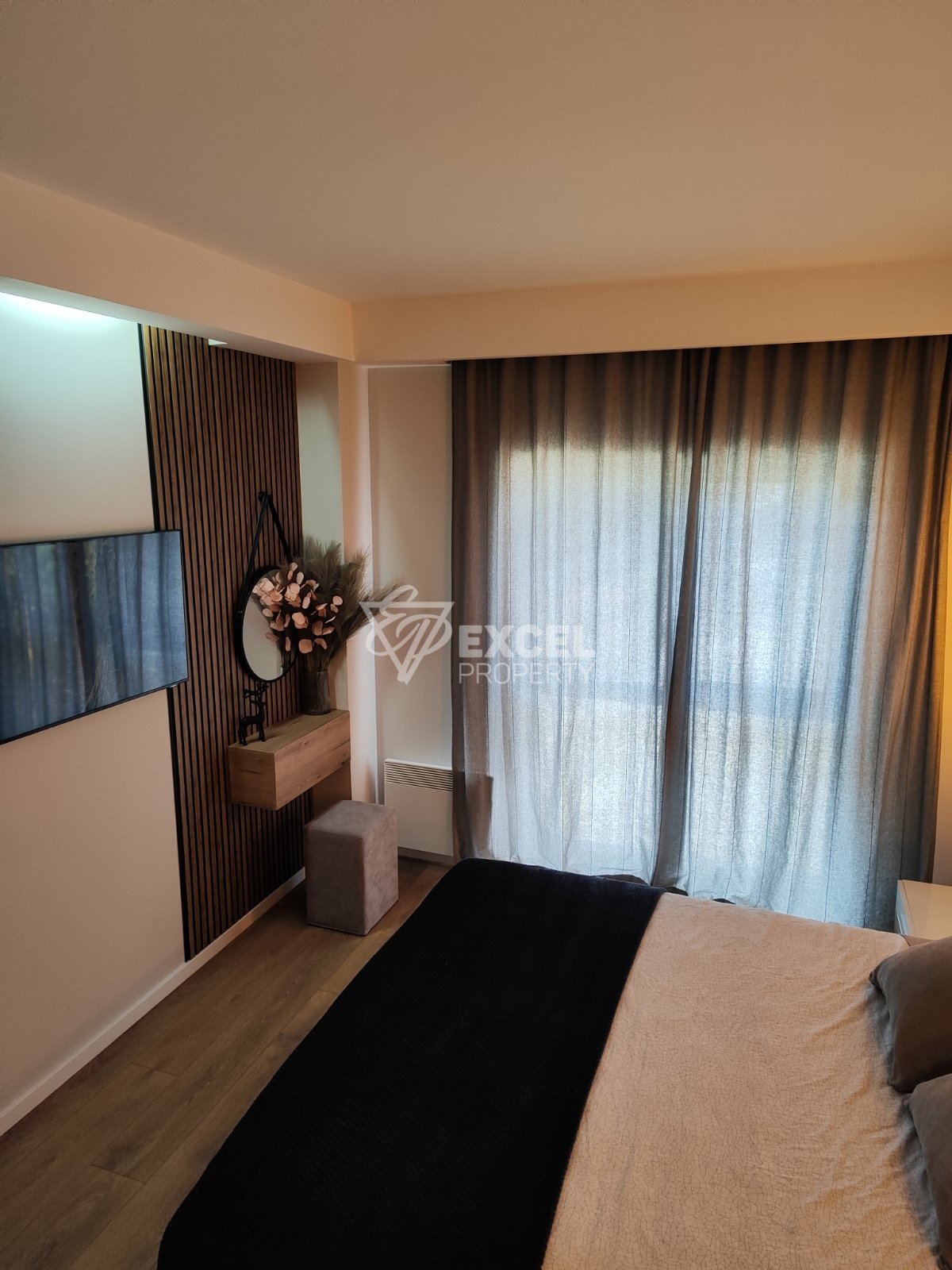 Elegantly furnished two-bedroom apartment with a low maintenance fee