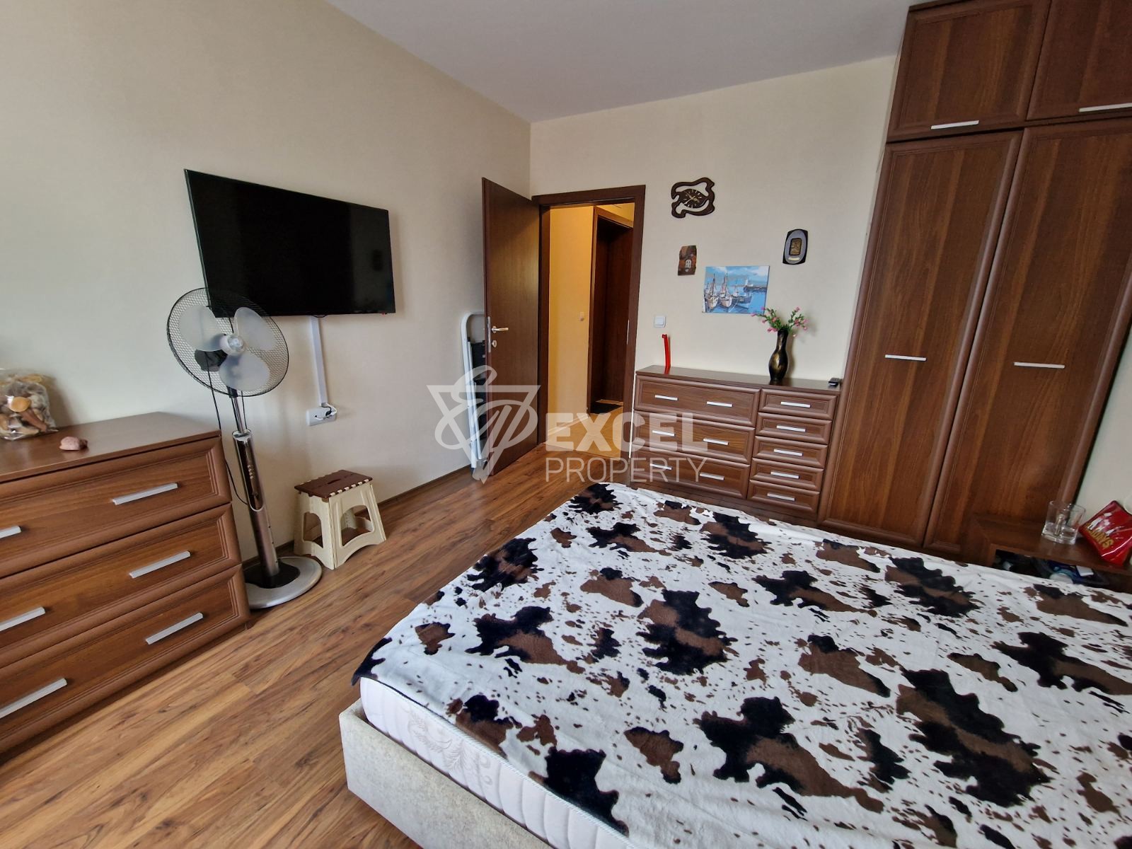 Southern one-bedroom apartment for sale in the hotel part of Green life, Bansko