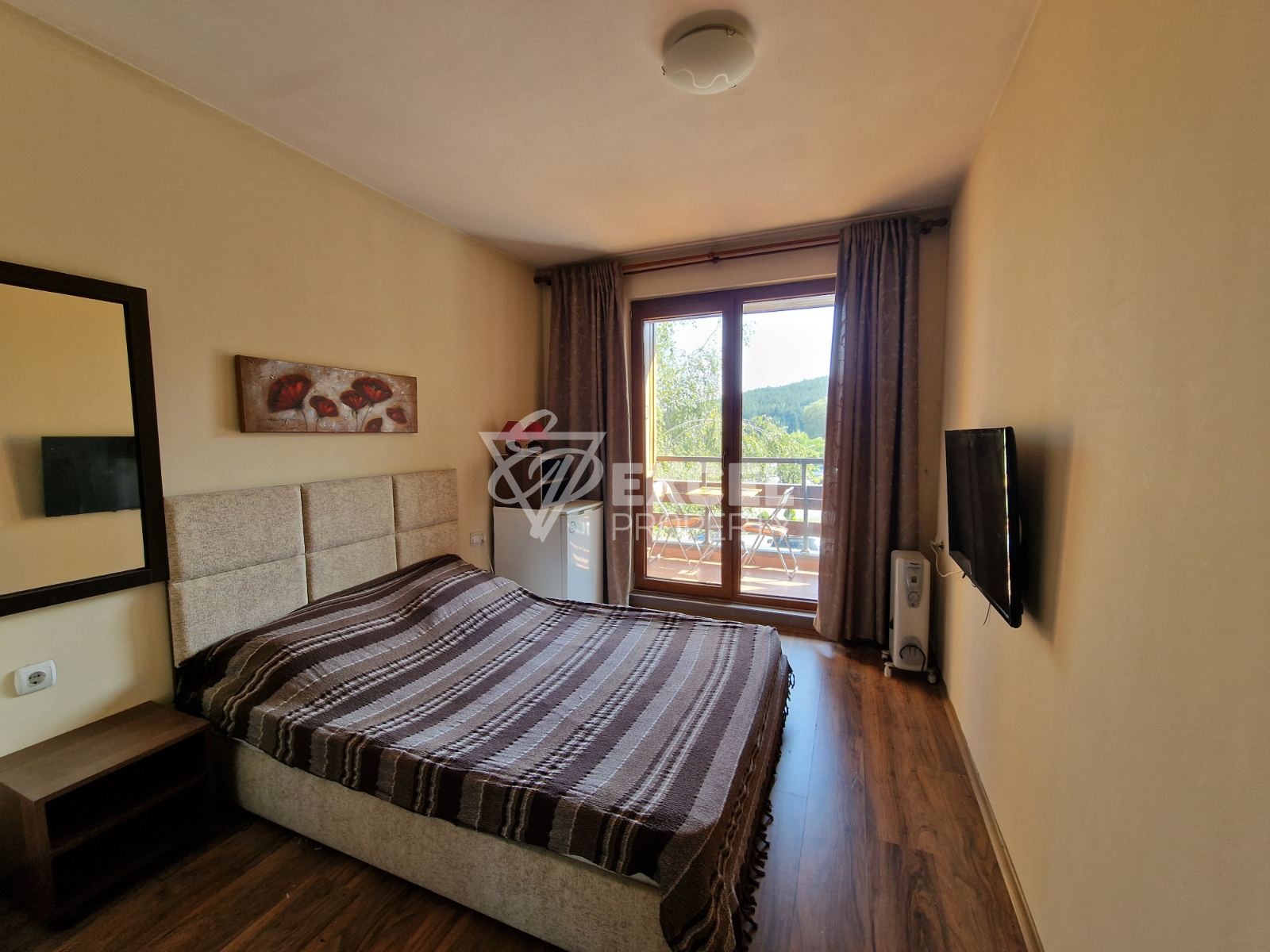 One-bedroom apartment with pool view in the hotel part of Green Life, Bansko