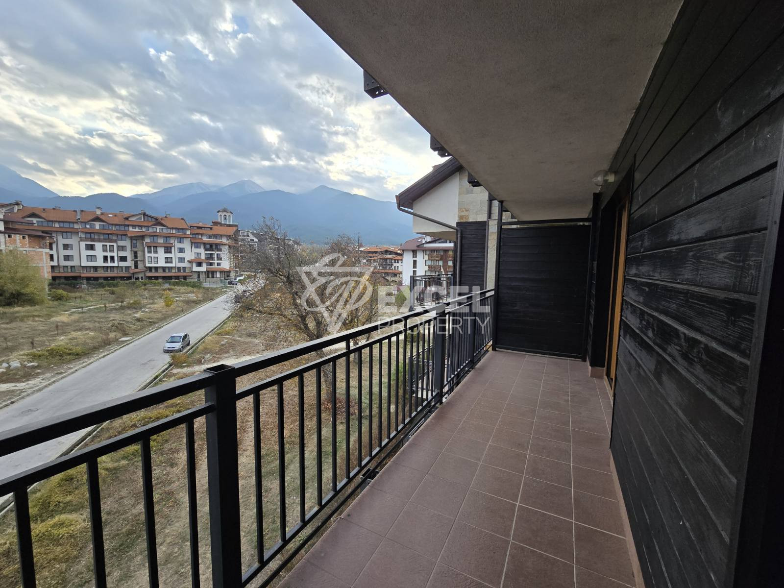 Southern one-bedroom apartment with a wonderful view for sale, only 200m from the ski lift in Bansko