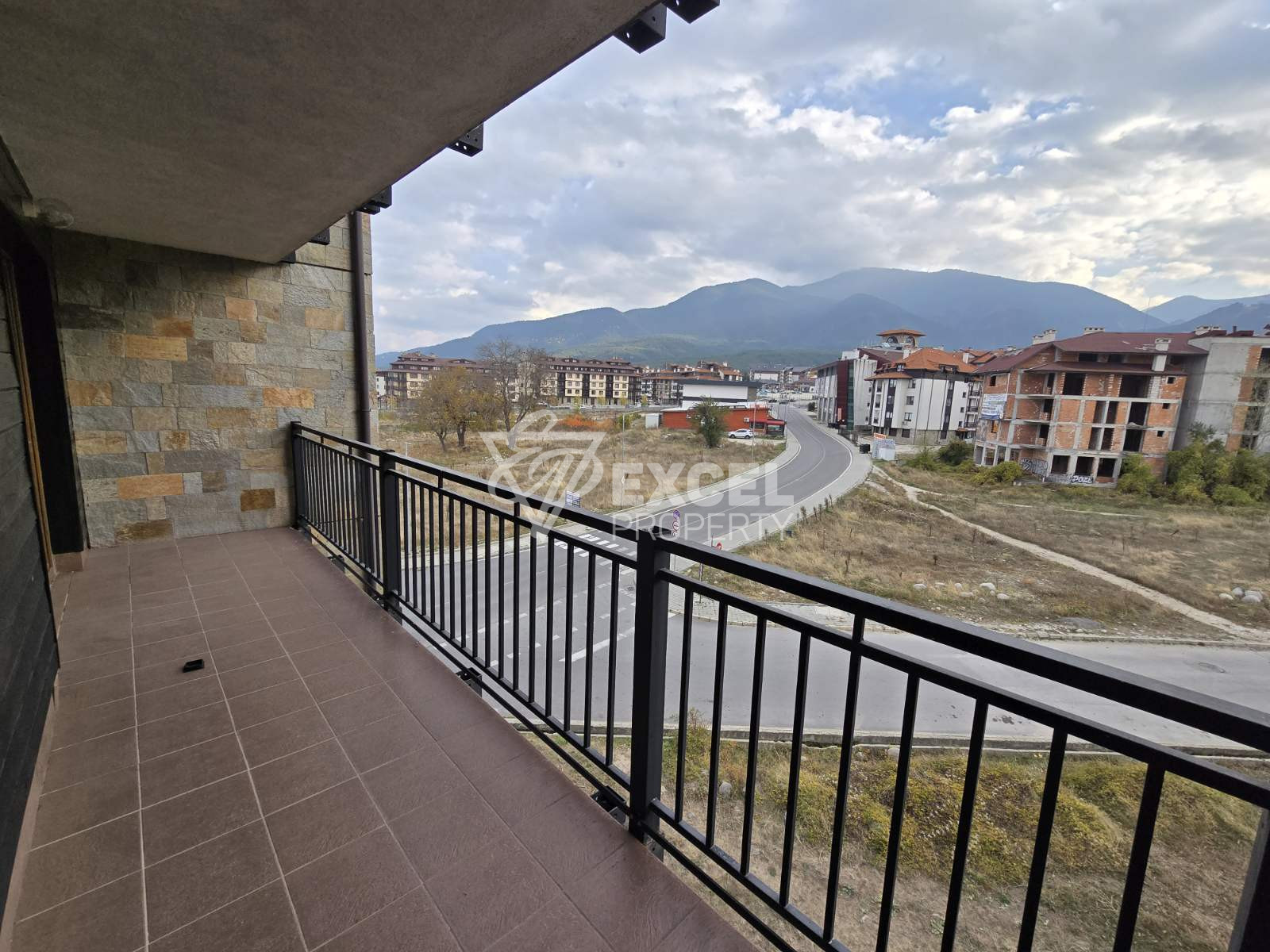 Southern one-bedroom apartment with a wonderful view for sale, only 200m from the ski lift in Bansko