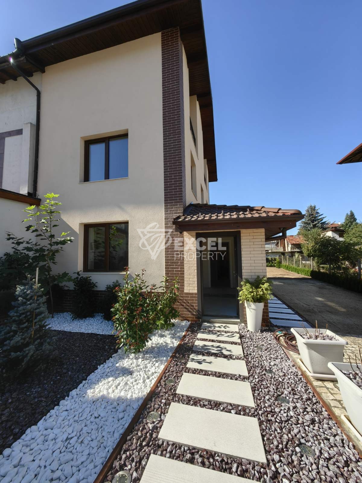 Renovated three-story house near the center of the city of Bansko