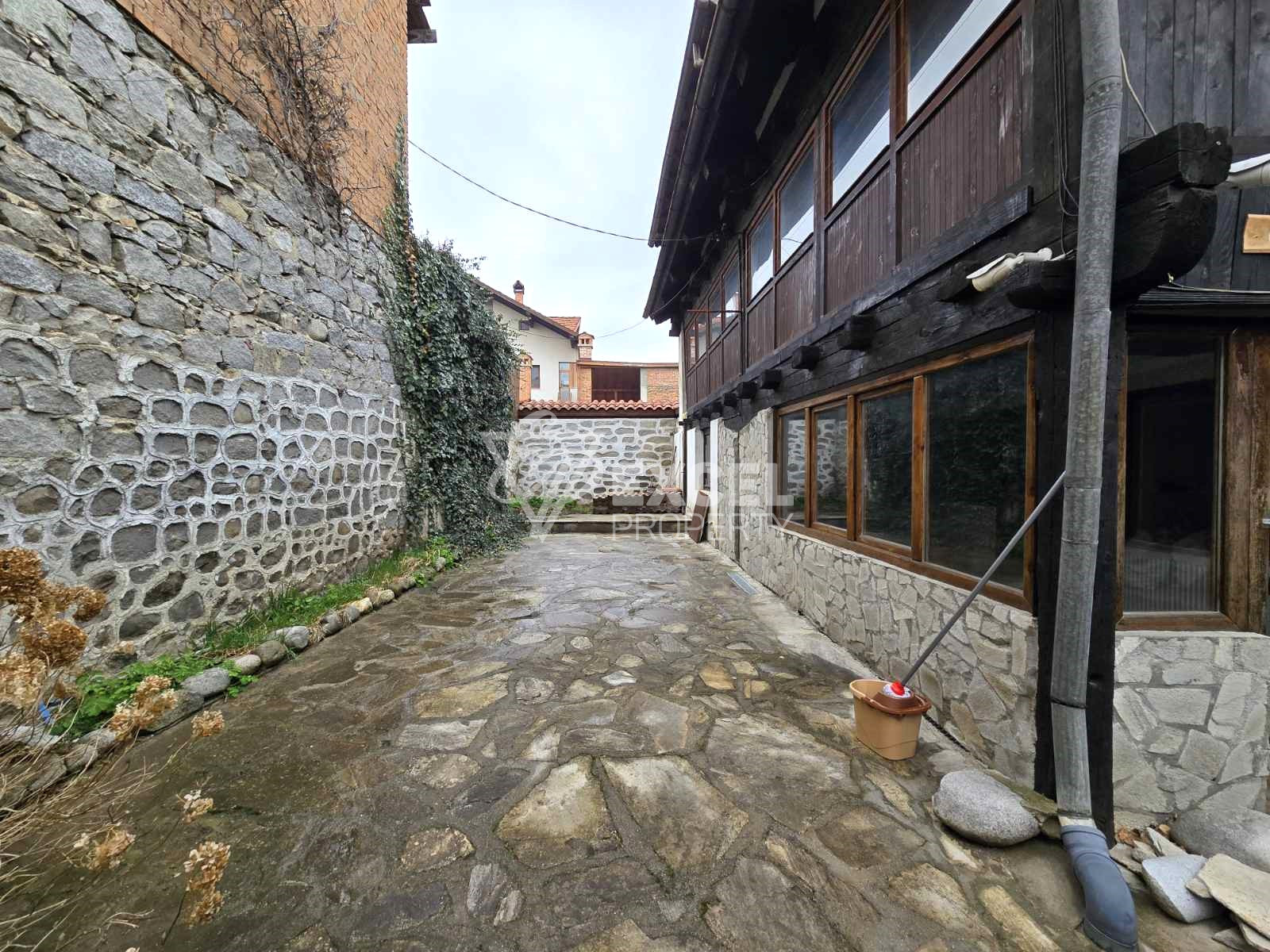 Authentic two-storey house for sale in the old part of Bansko, 200m from the Church of the Holy Trinity