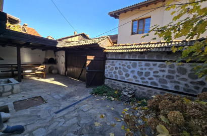 Authentic two-storey house for sale in the old part of Bansko, 200m from the Church of the Holy Trinity