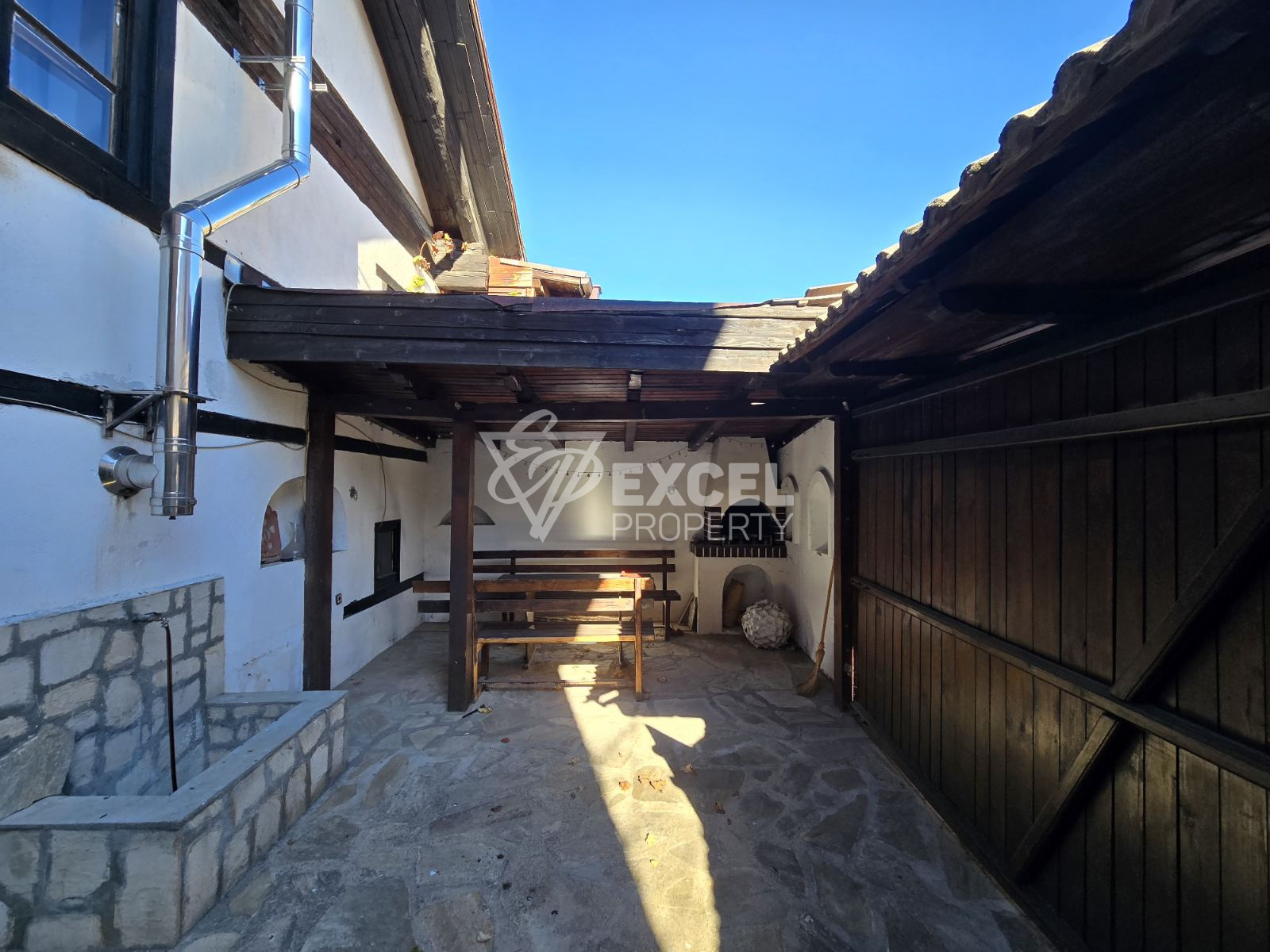 Authentic two-storey house for sale in the old part of Bansko, 200m from the Church of the Holy Trinity