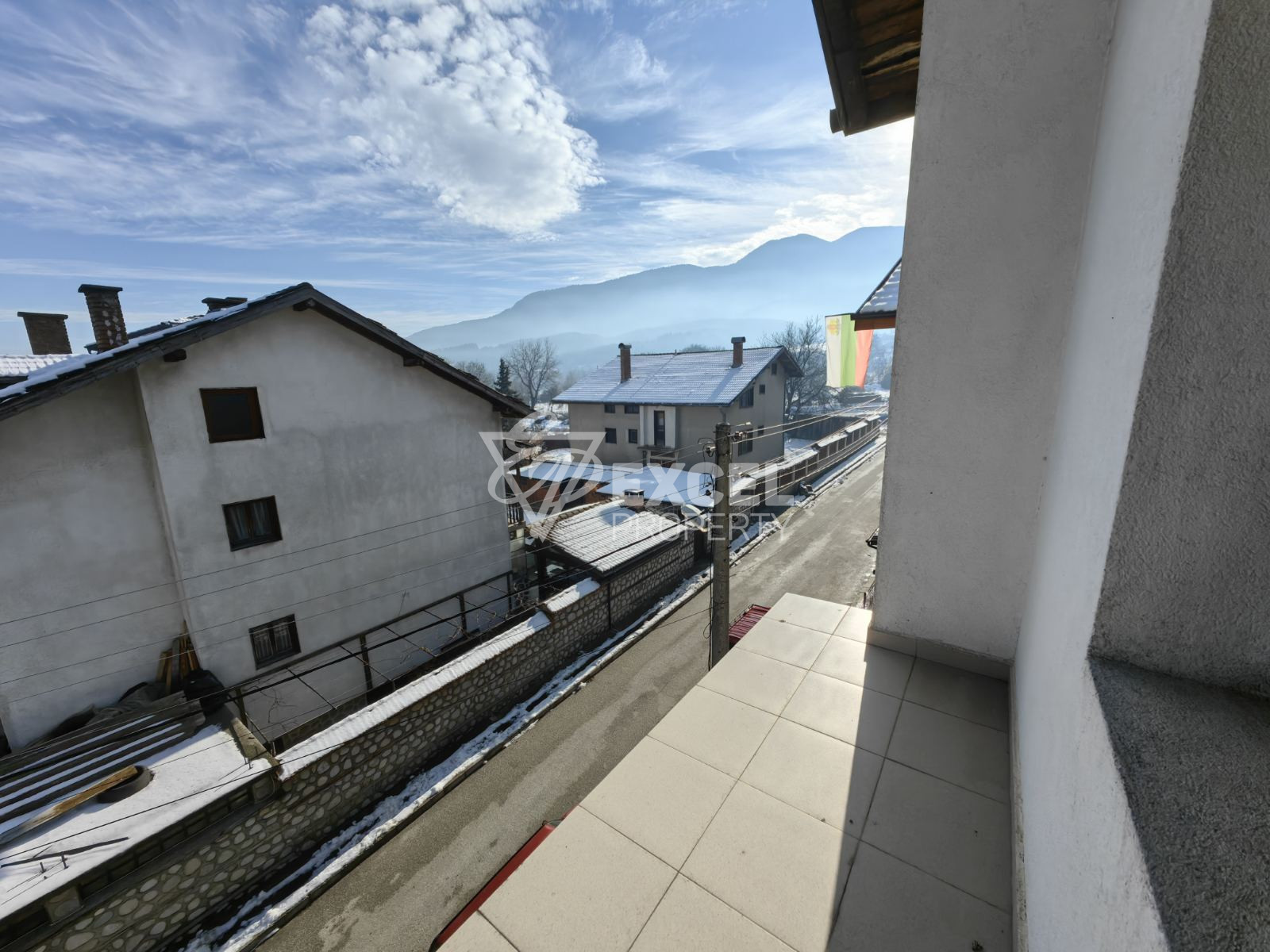 Massive three-storey house with 10 bedrooms for sale in Bansko