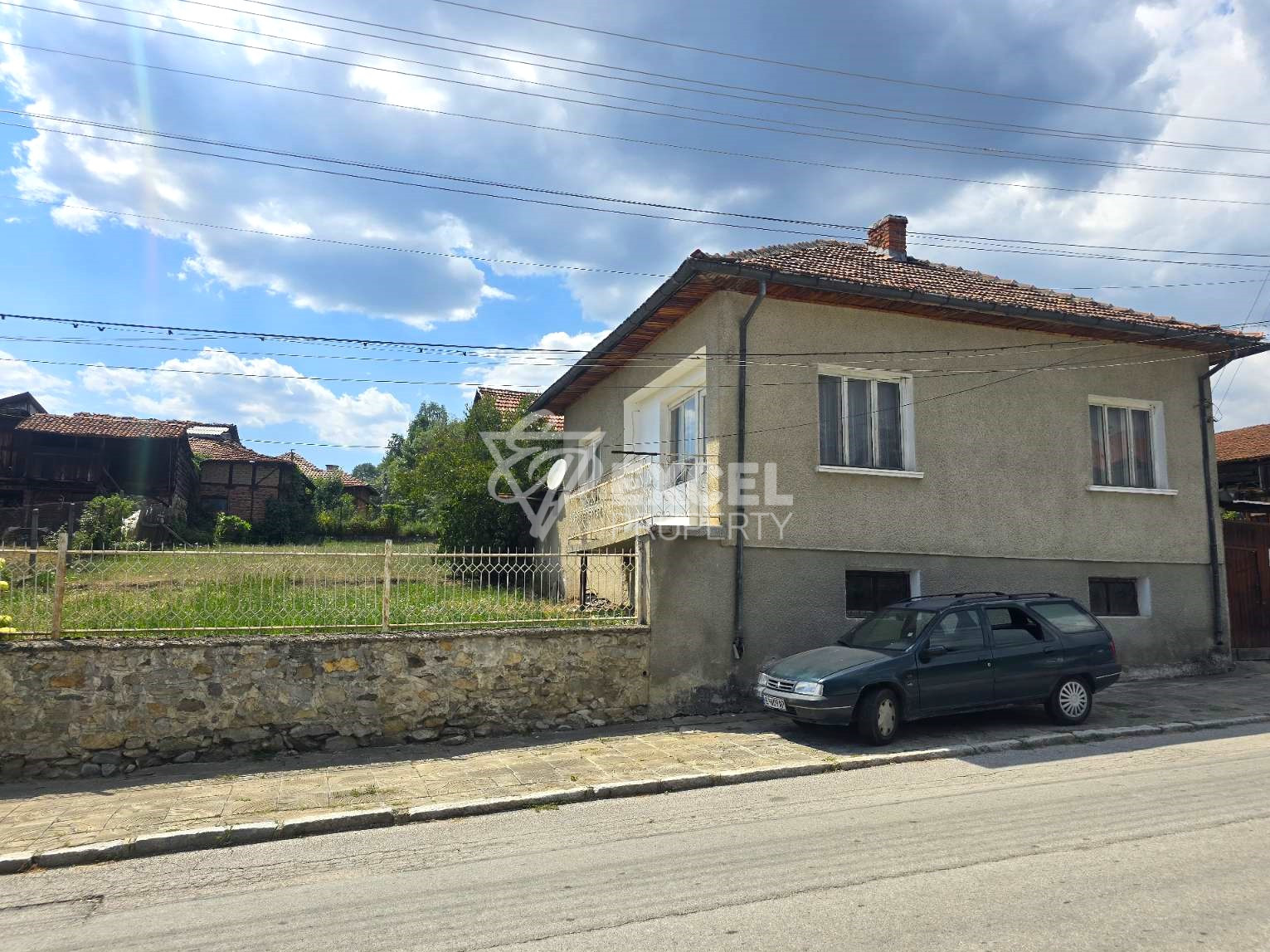 Single-family house with a large yard for sale, near Bansko