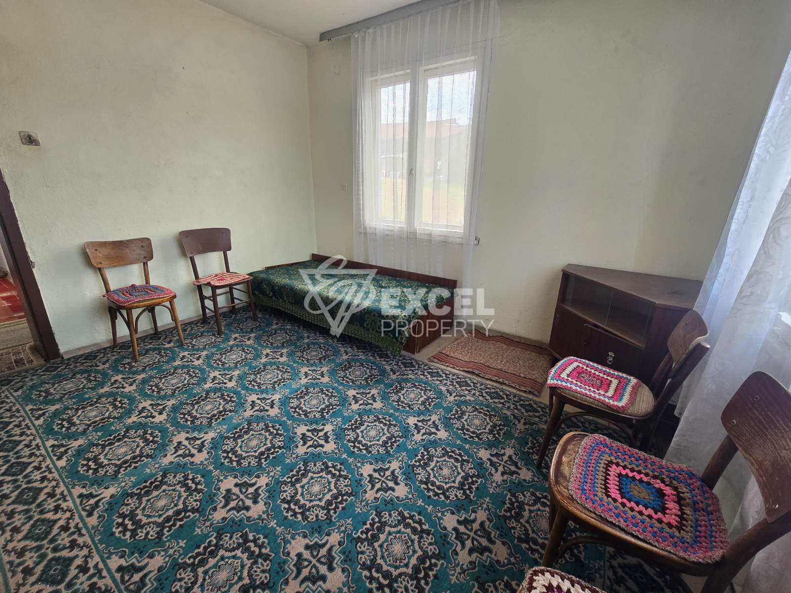 Single-family house with a large yard for sale, near Bansko