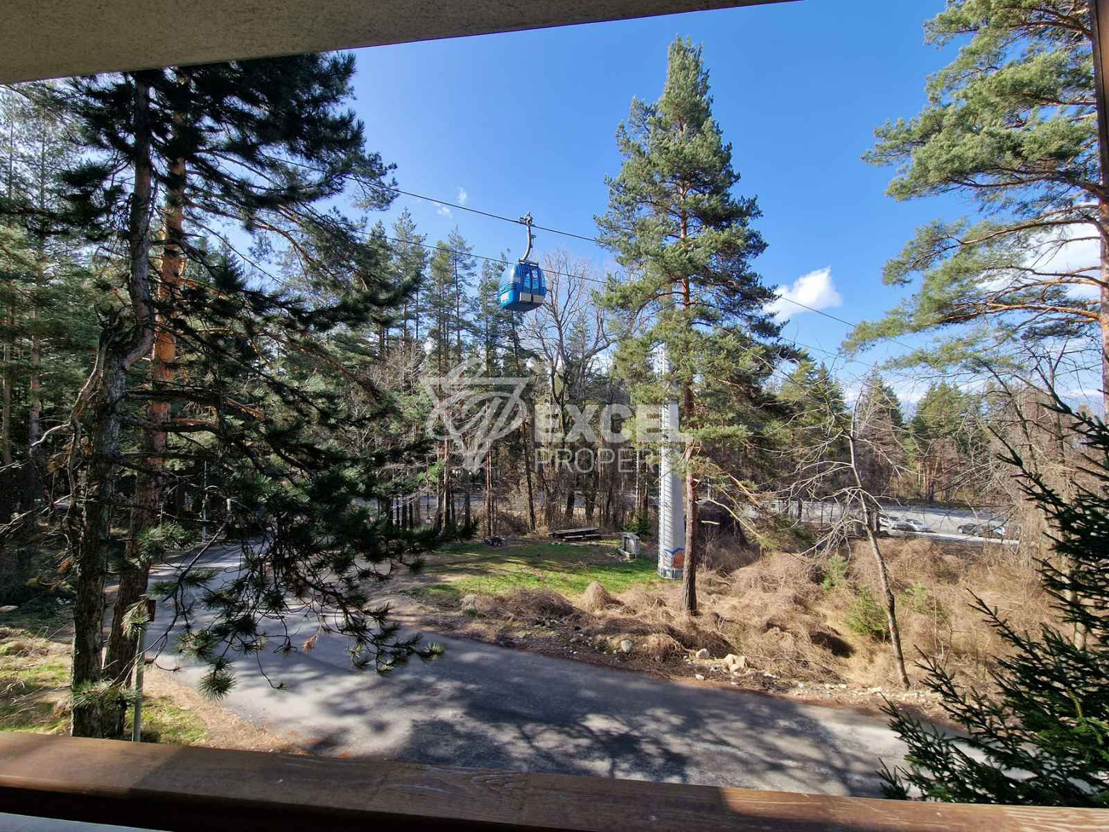 One-bedroom apartment for sale 100m from the ski road! Residential building with a low maintenance fee!
