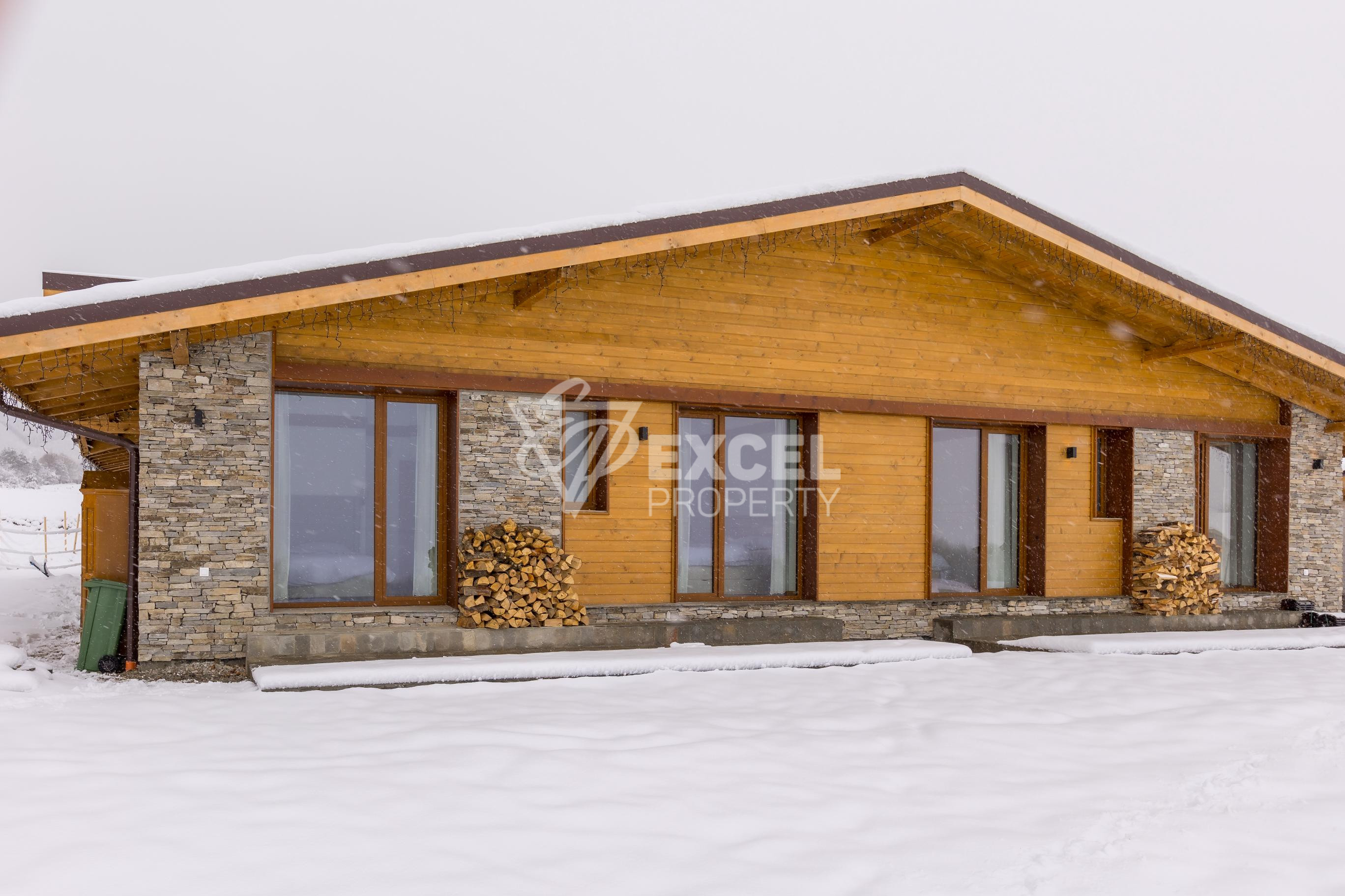 New single-family house in alpine style with three bedrooms and a large yard, next to Pirin Golf