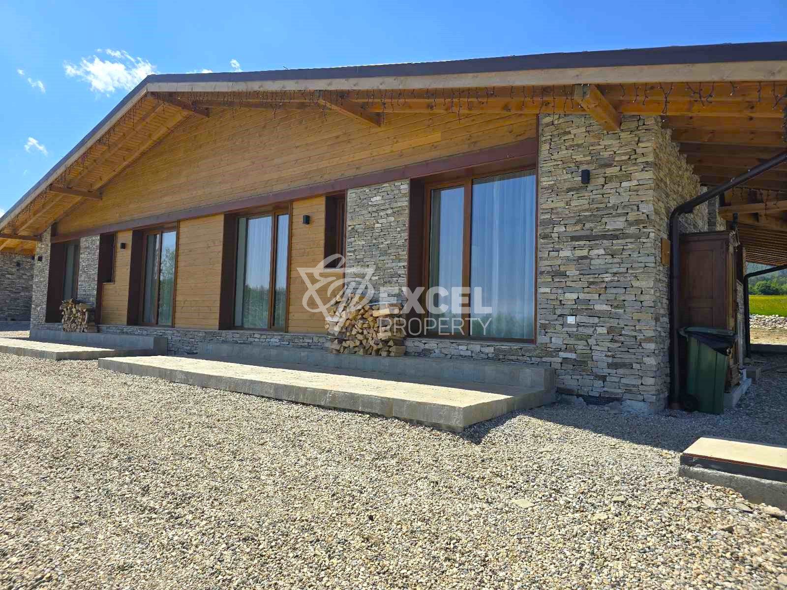 One-storey Alpine-style house for sale, close to Pirin Golf